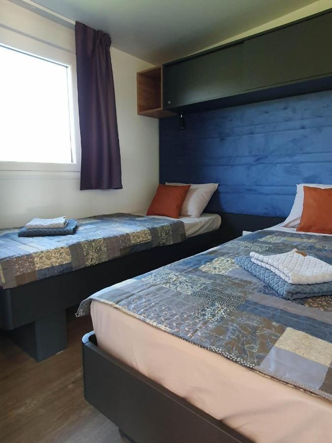 Mobile Homes Karlo & Dino พูลา ภายนอก รูปภาพ