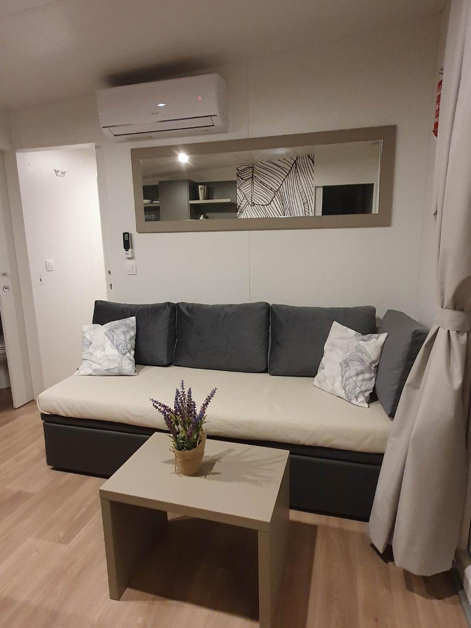 Mobile Homes Karlo & Dino พูลา ห้อง รูปภาพ